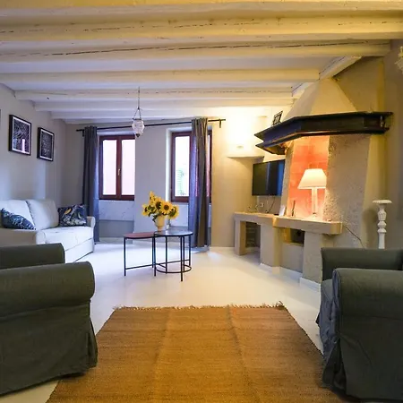 Deluxe Casa Flores With Sea View & Terrace アパート