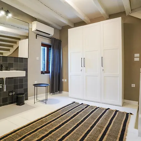 Deluxe Casa Flores With Sea View & Terrace Rovinj